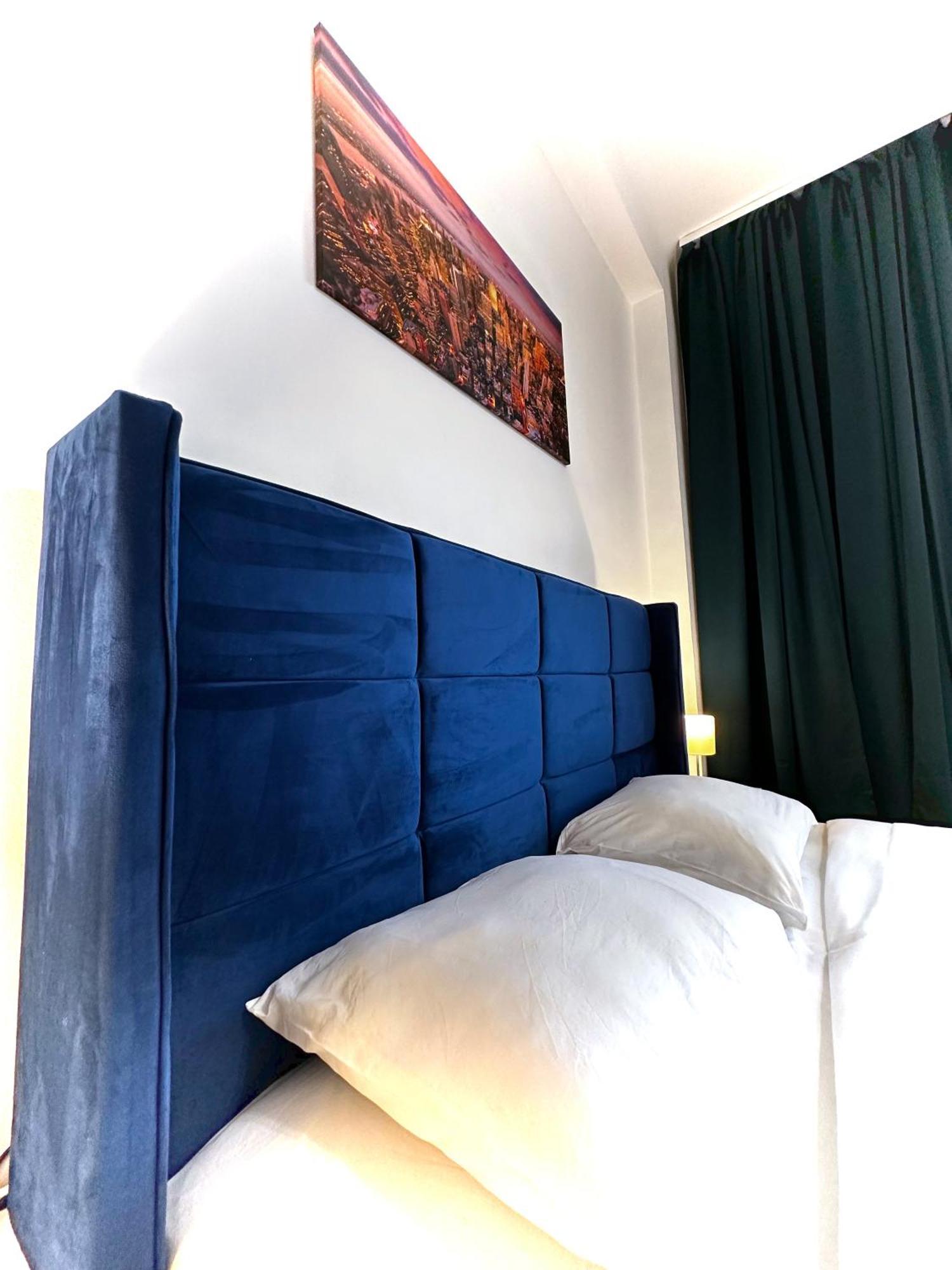 Ultracentral Apartment 4 Rooms - Old City Center -120 Square Meters - Bucharest Exterior photo