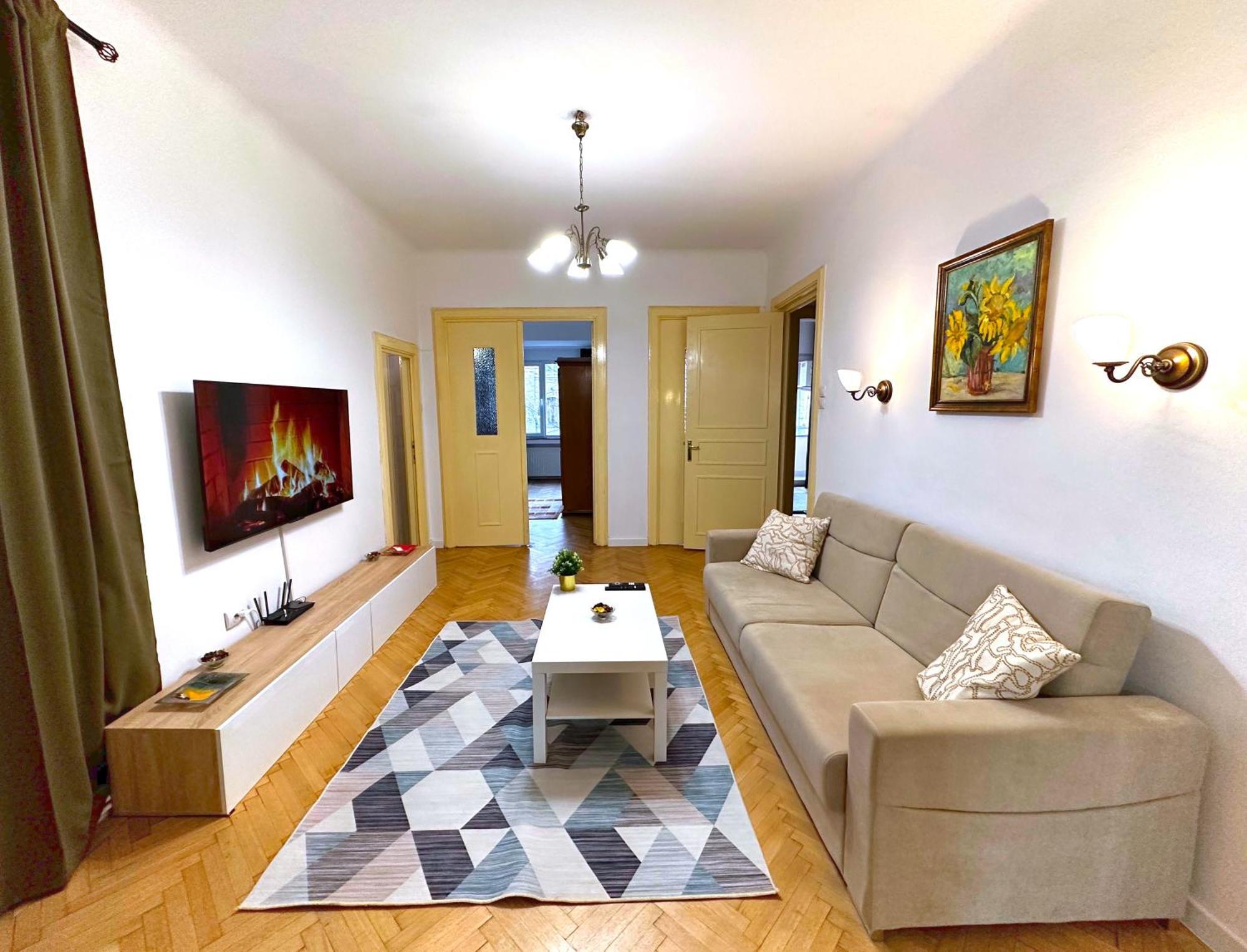 Ultracentral Apartment 4 Rooms - Old City Center -120 Square Meters - Bucharest Exterior photo