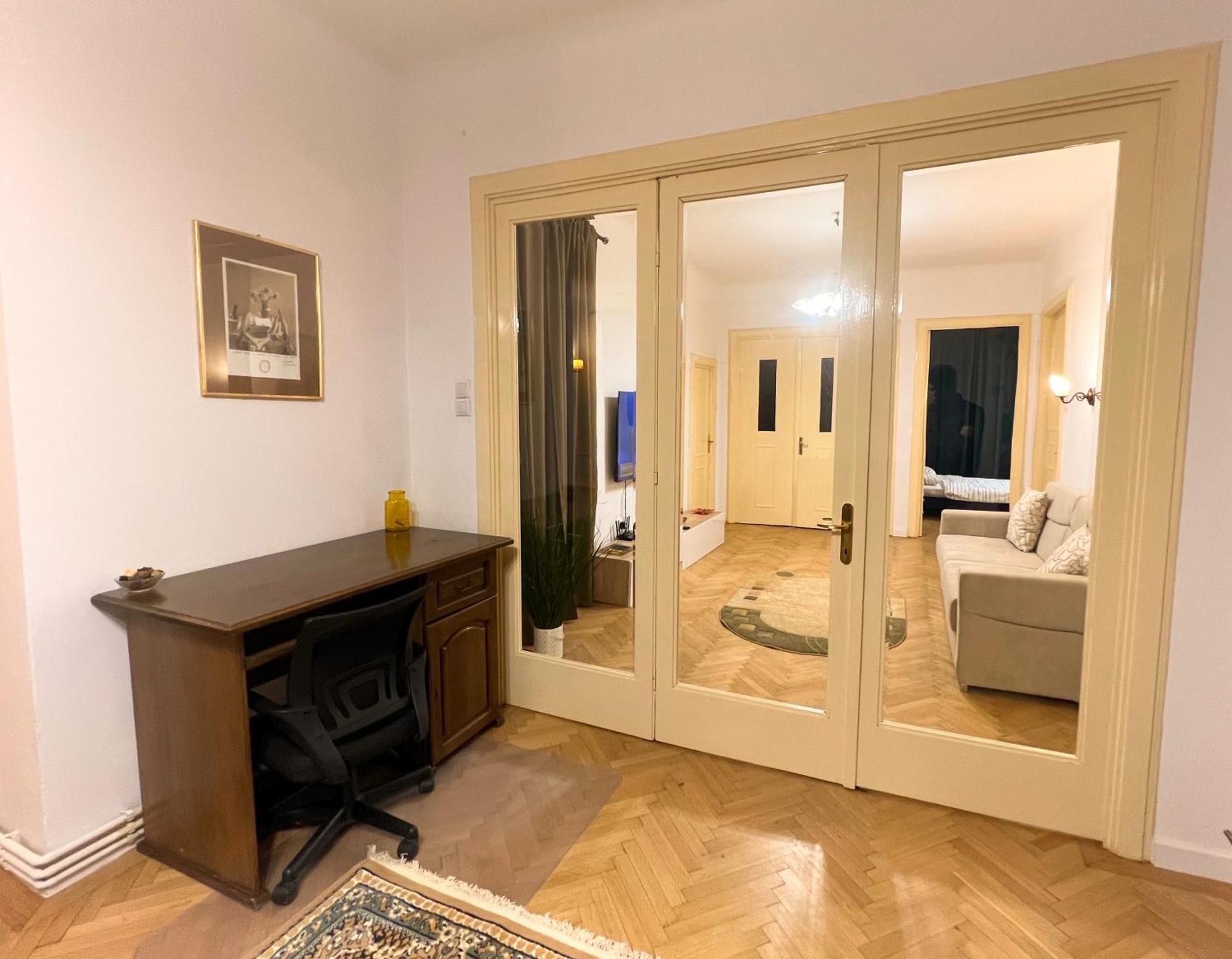 Ultracentral Apartment 4 Rooms - Old City Center -120 Square Meters - Bucharest Exterior photo