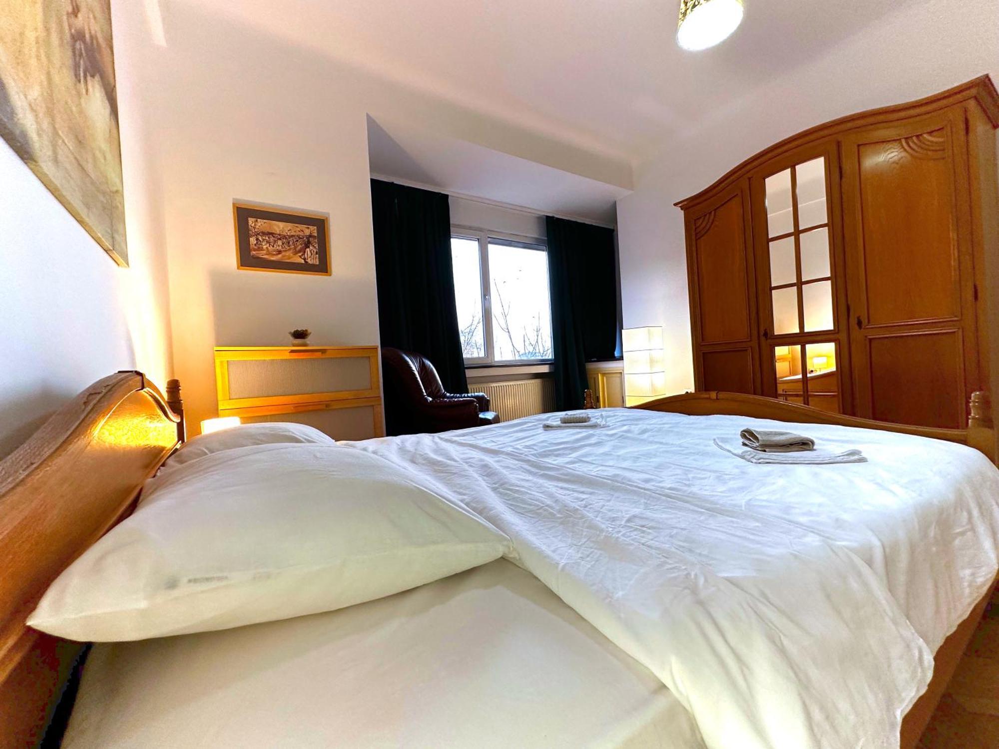 Ultracentral Apartment 4 Rooms - Old City Center -120 Square Meters - Bucharest Exterior photo