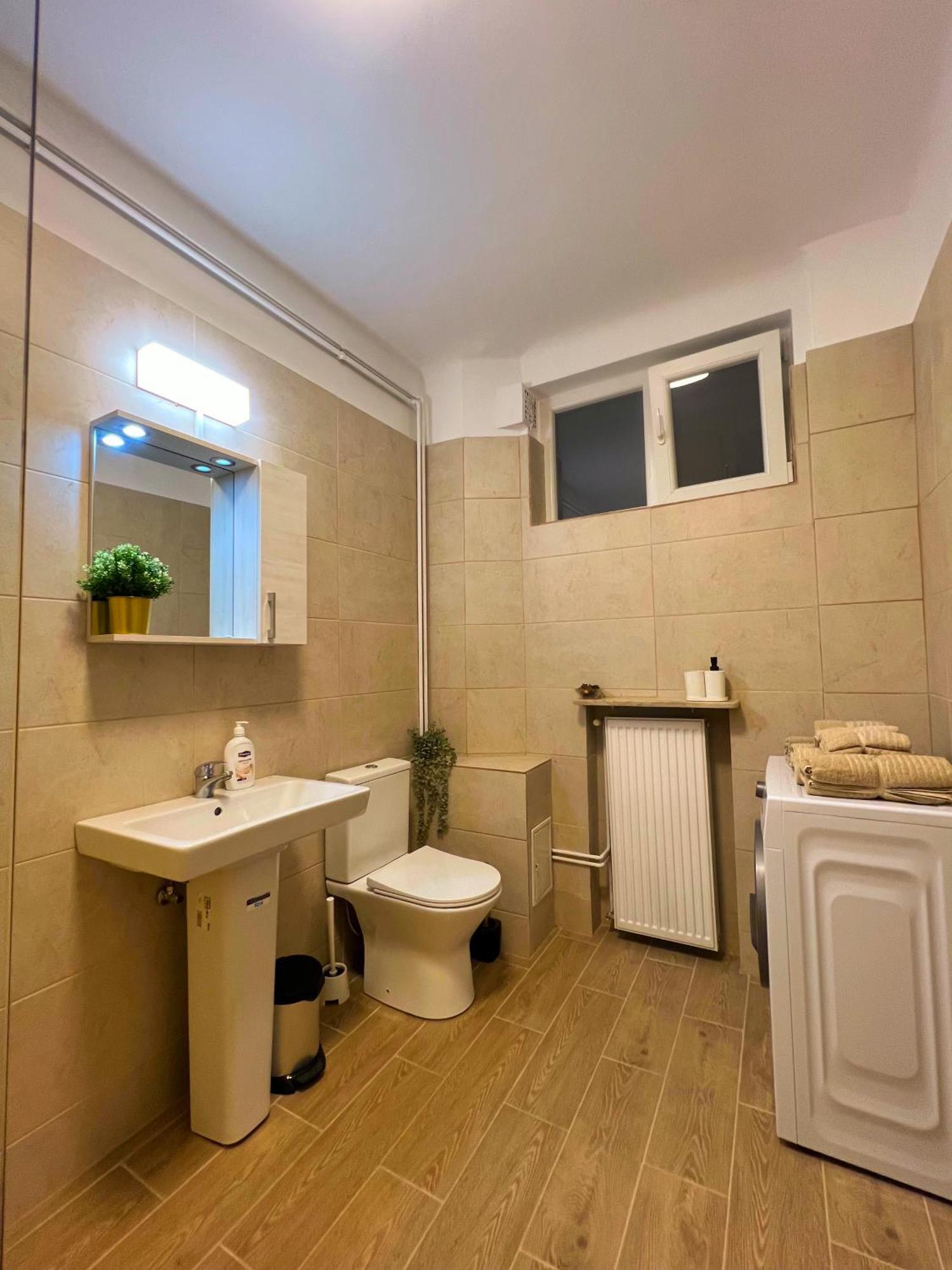 Ultracentral Apartment 4 Rooms - Old City Center -120 Square Meters - Bucharest Exterior photo